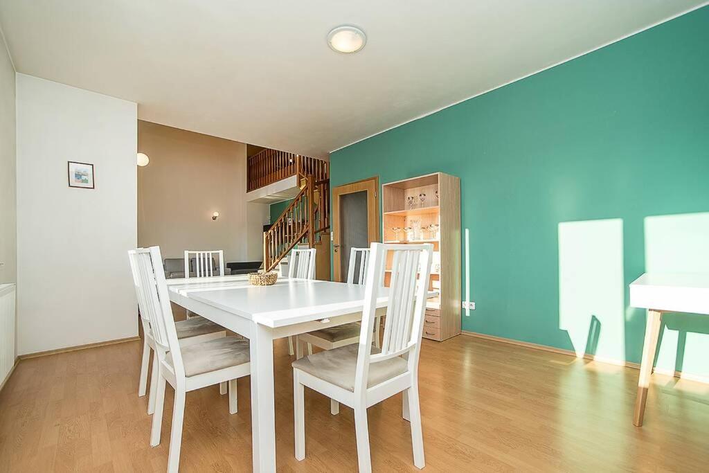 Great Terrace in Big, Central Flat 1