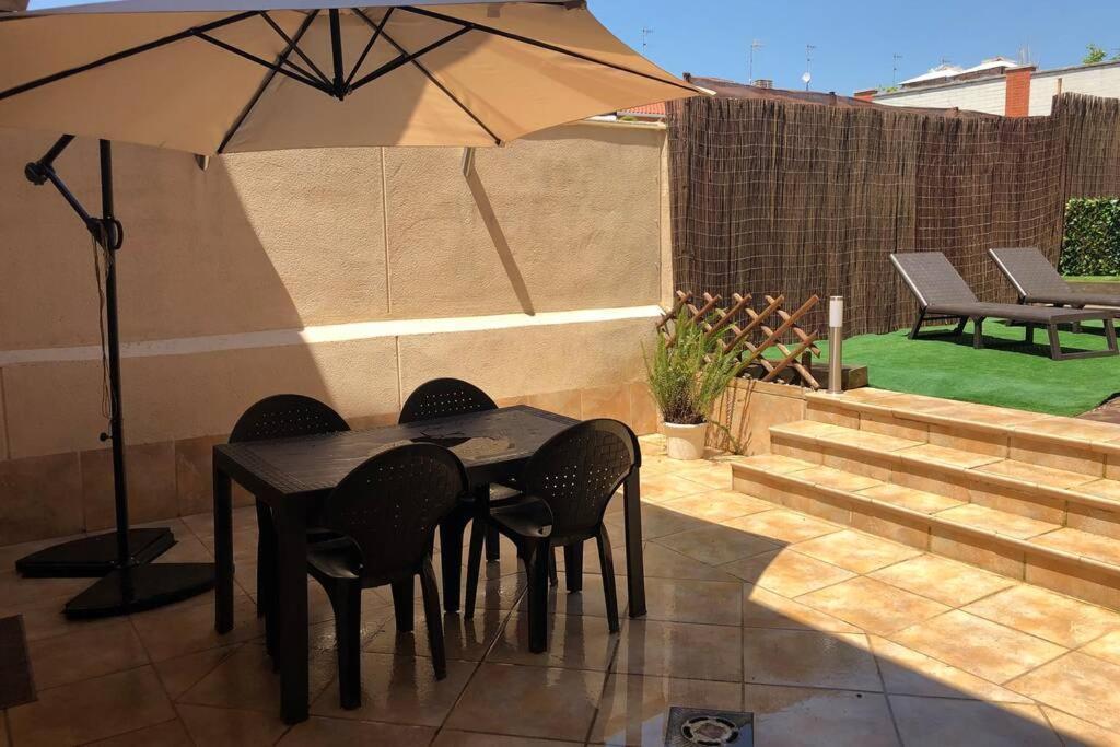 Casa Adosada Con Jardín. 2