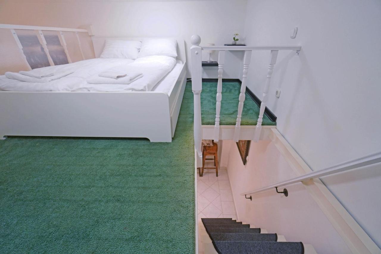 V27 Vadasz Apartment 1