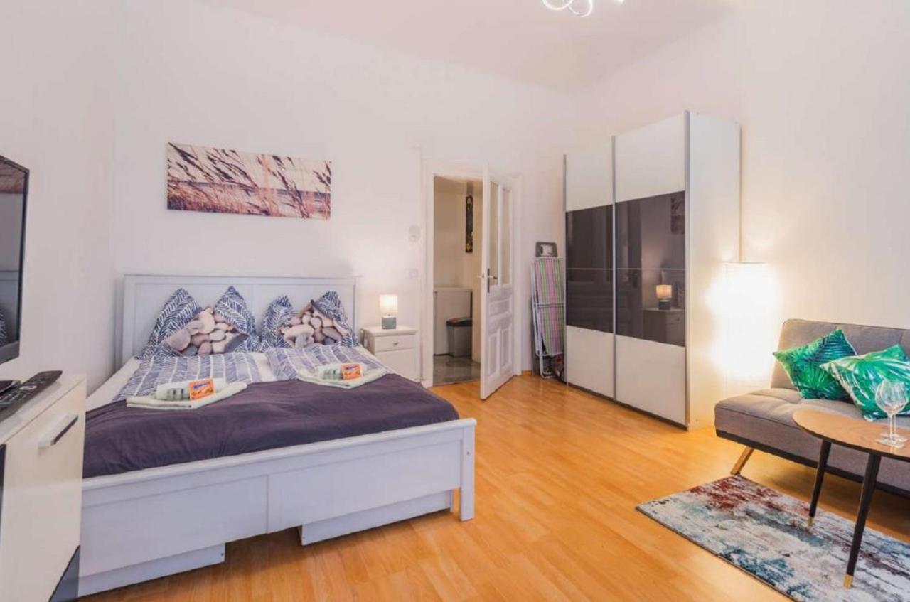 Cozy Studio Next To Danube 1