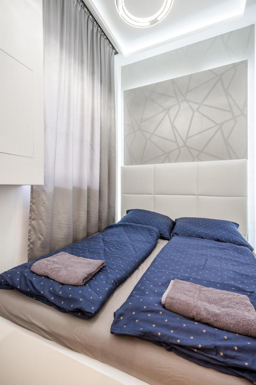 Luxury Apartment with Free Garage And Balcony in the Center 2