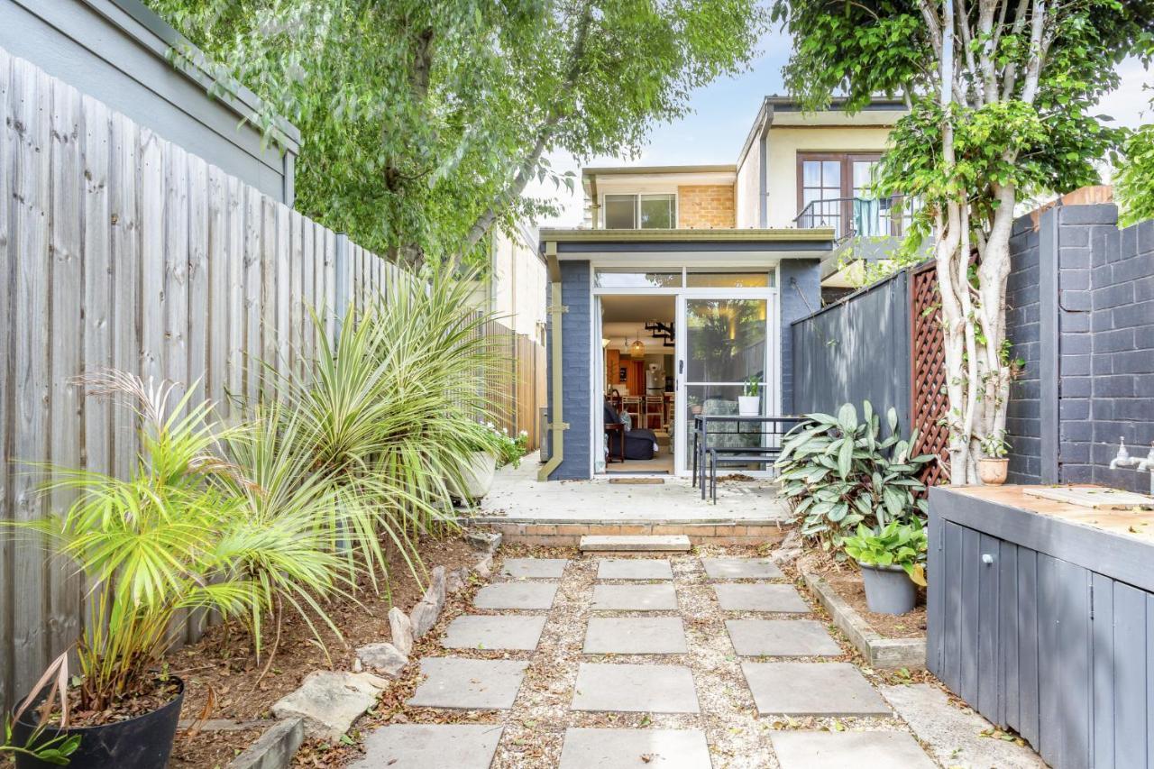 Comfortable Terrace in Central Location 2