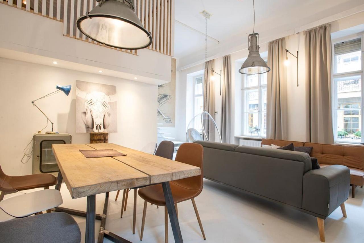 Danube Riverside Designer Apartment in City Center 2