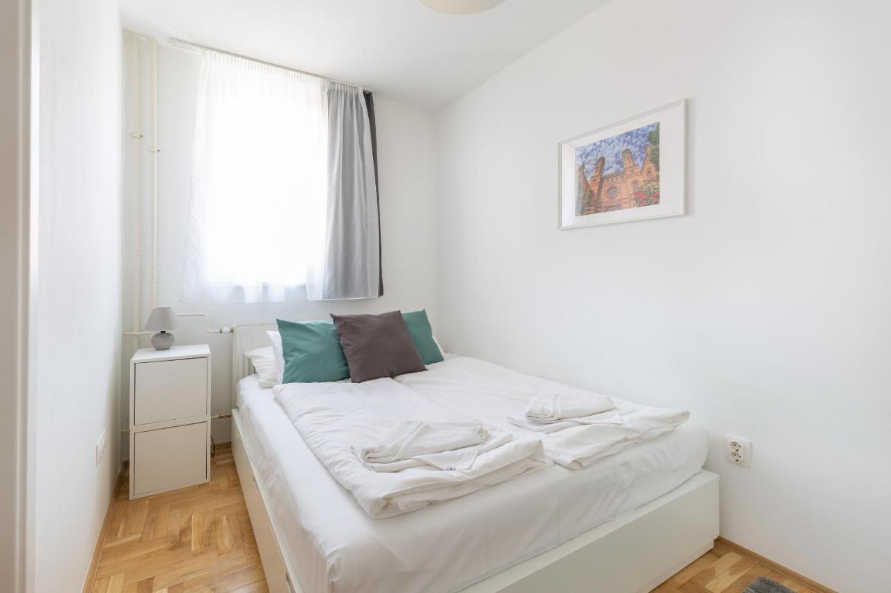 Cozy 3-Bedroom Apartment in the Heart of Budapest 1