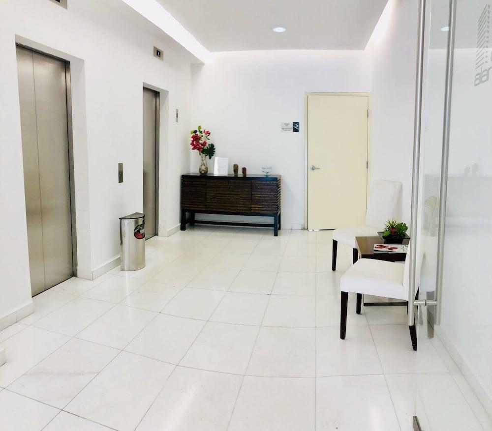 Apartment Downtown 1106 2