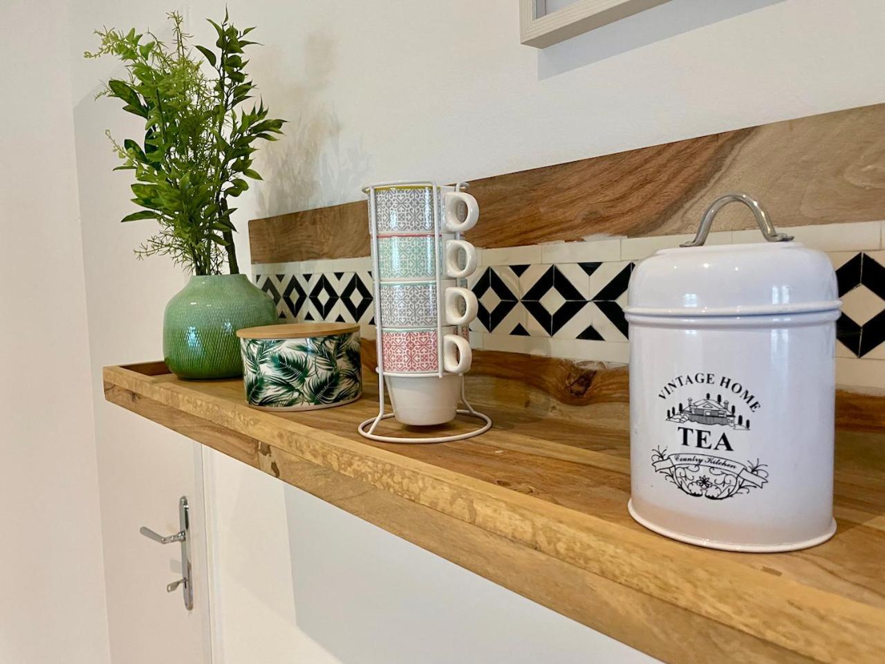 Colorful & Quiet Apartment in Beautiful Viennese Building 2