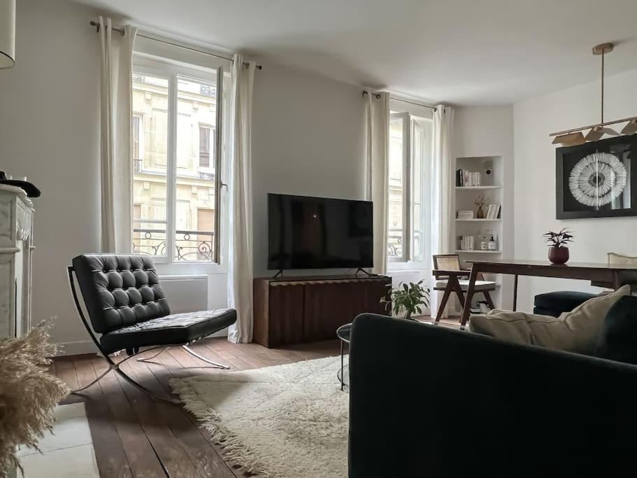 Why Paris ? Why Montmartre ?