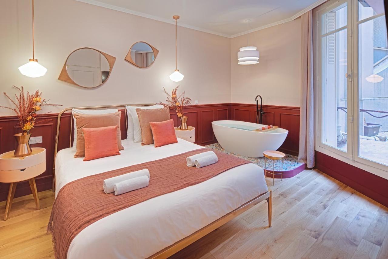 Miss Marguerite Suite 1