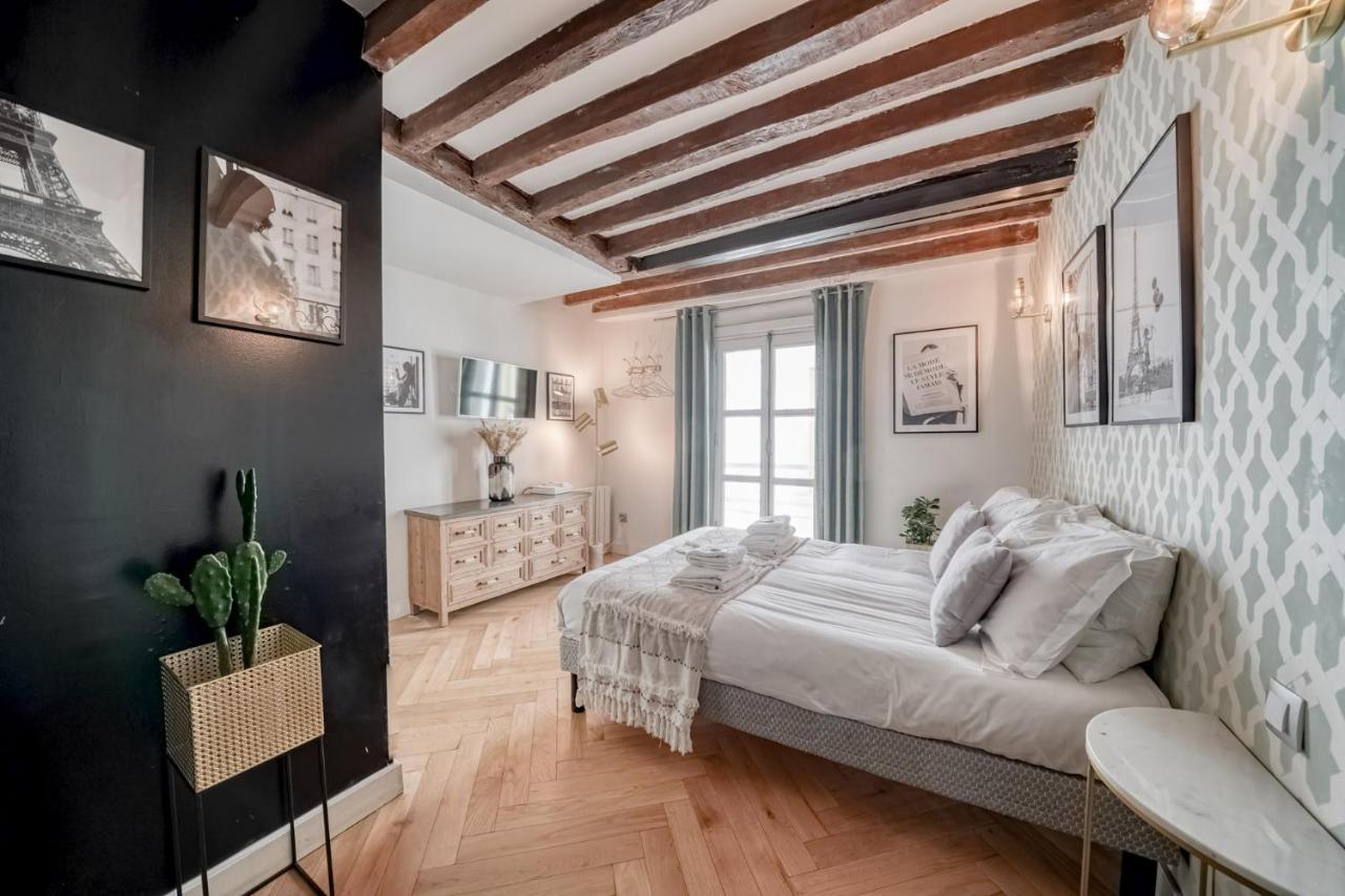 Amazing Historical Parisien Loft Next To Louvre Area ! 1
