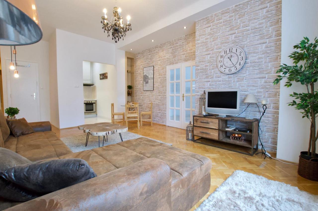 Standard Apartment by Hi5 - Madach Imre 1