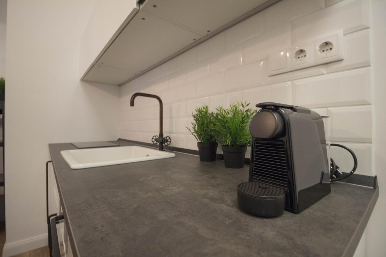 Standard Apartment by Hi5 - Madach 2