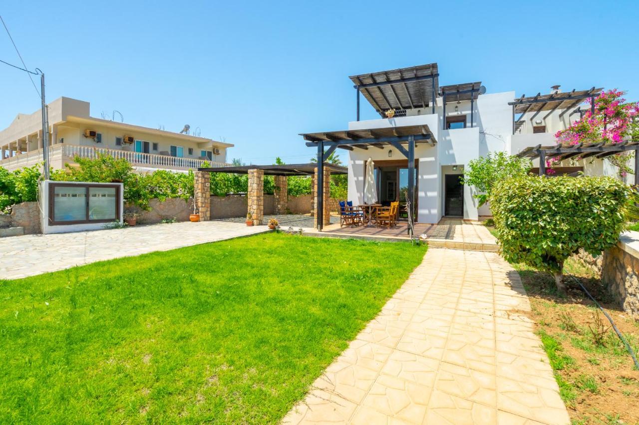 Smaragdi Beachfront Villa 1