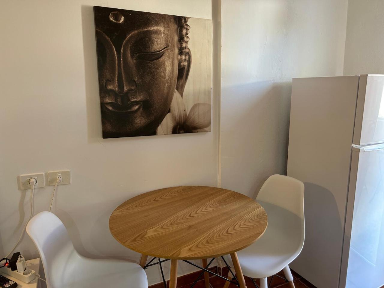 Practical And Cozy Apartment in Southern Arona 1