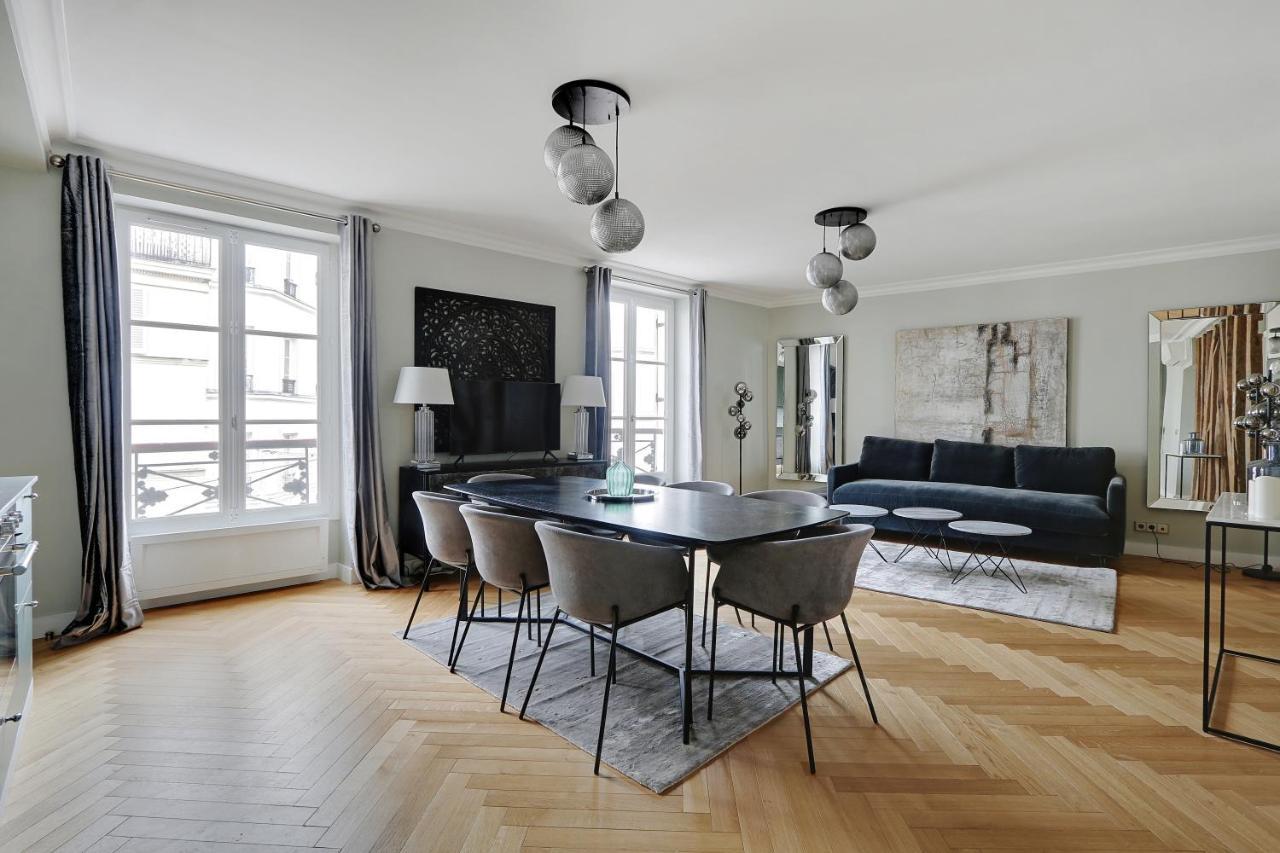 Pick a Flat's Apartments in Montmartre - Rue Lepic 2