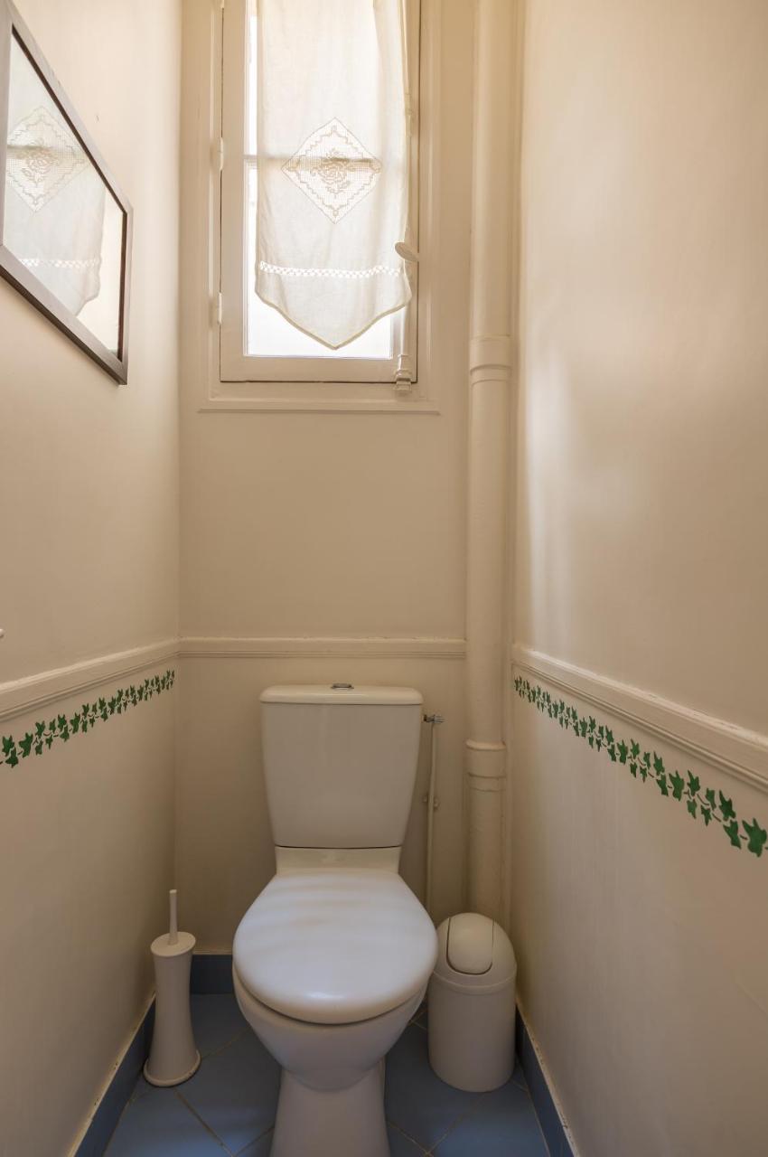 Veeve - Avenue To the Eiffel Tower 1