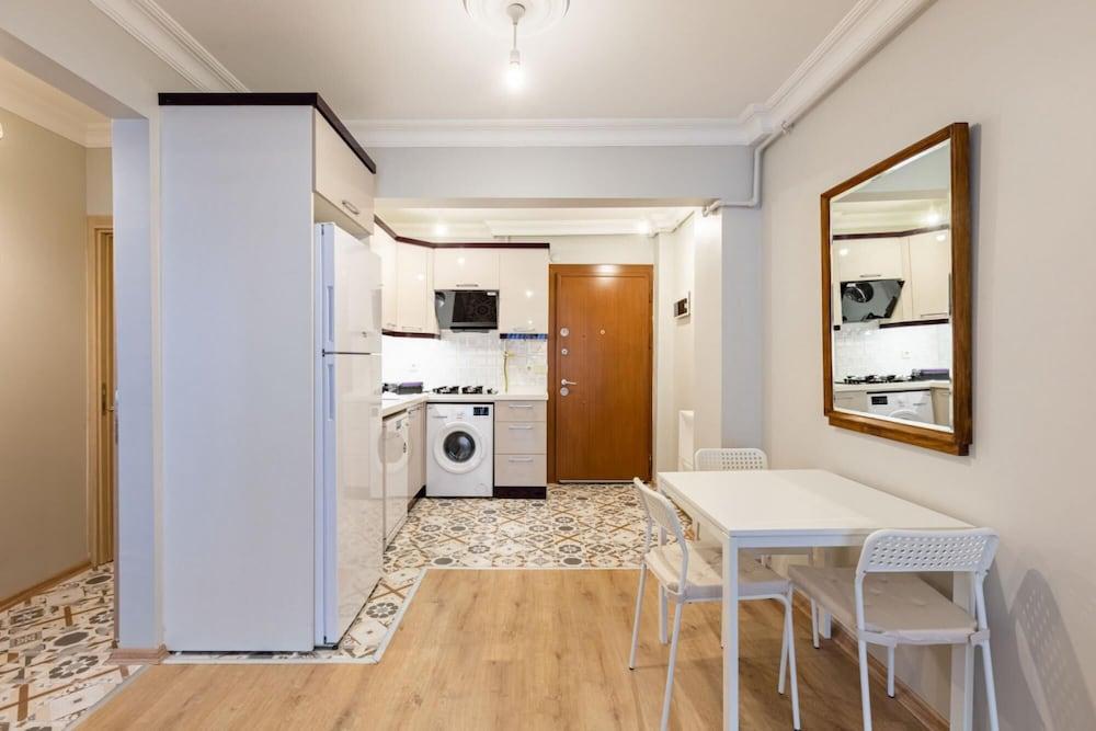 Lovely Central Flat Near Metro Station in Sisli 1