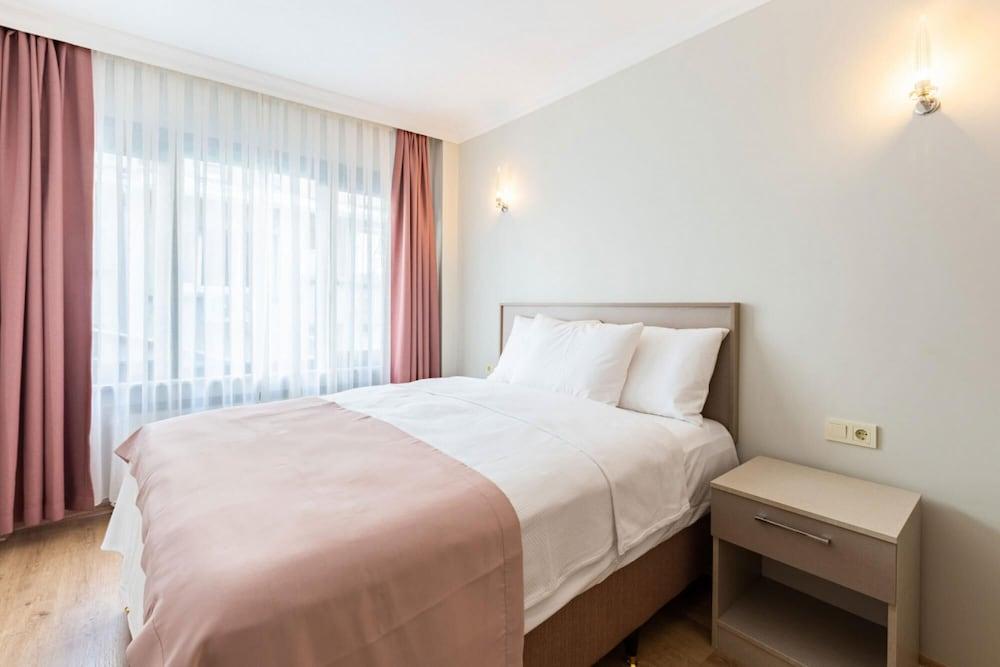 Lovely Central Flat Near Metro Station in Sisli 2