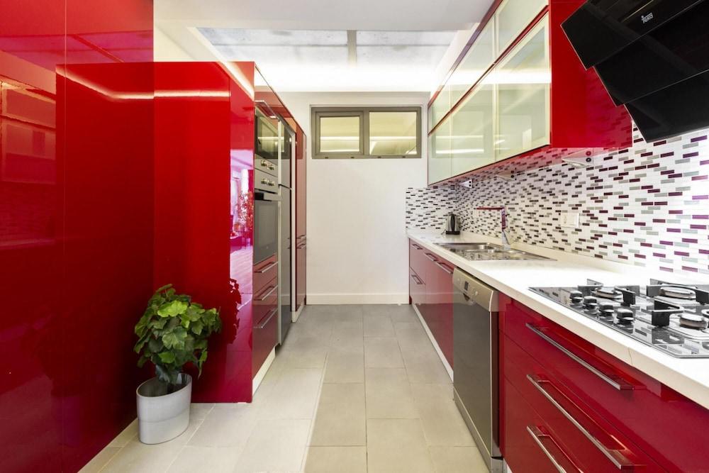 Sleek And Central Flat with Backyard in Besiktas 1