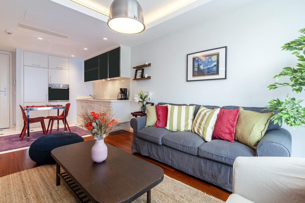 Cozy Flat Near Popular Attractions in Beyoglu