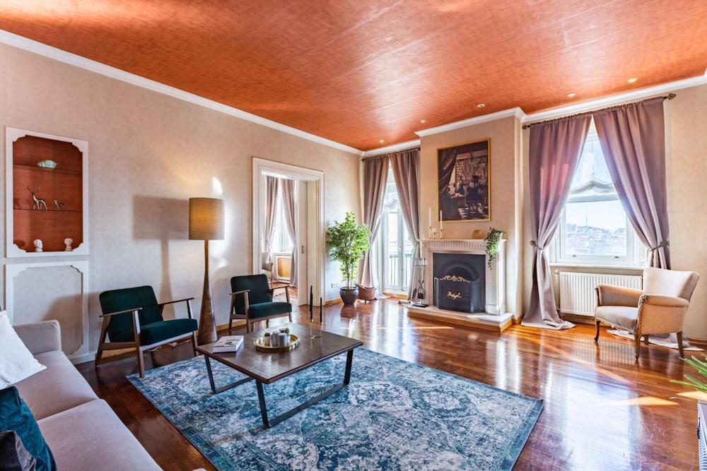 Missafir Flat in Beyoglu with Bosphorus View