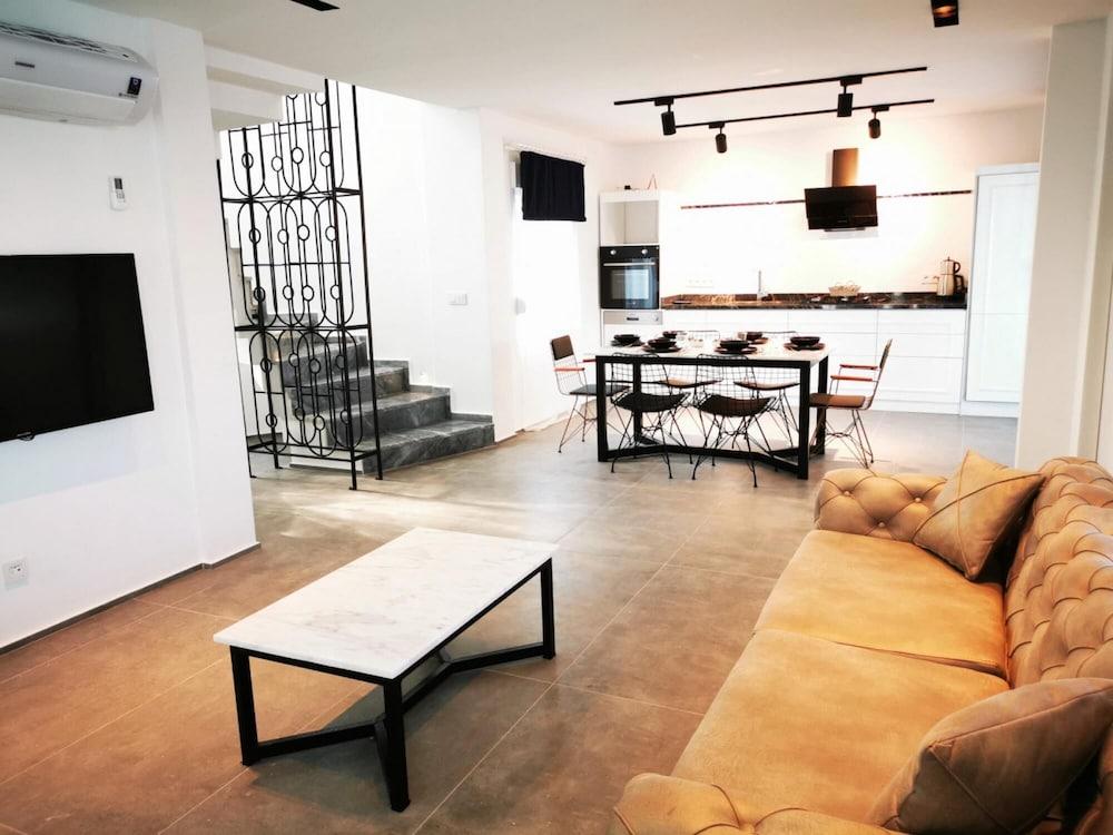 Spectacular Villa with Private Pool in Antalya 2