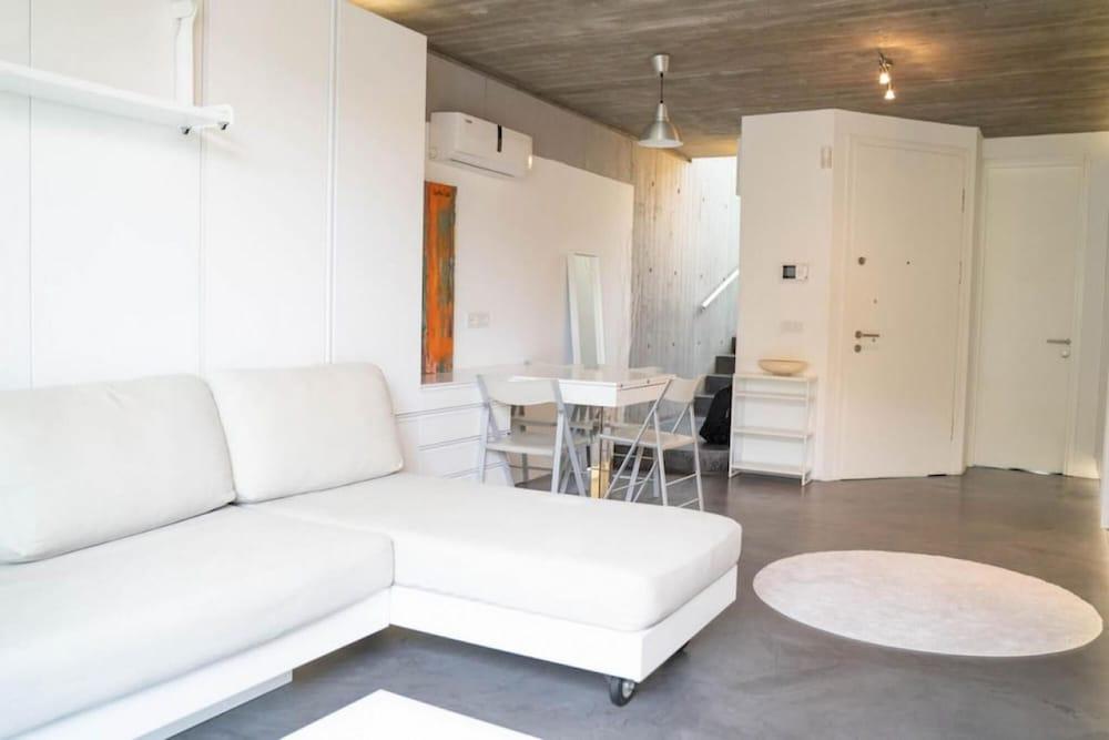 Stylish And Central Duplex House in Beyoglu