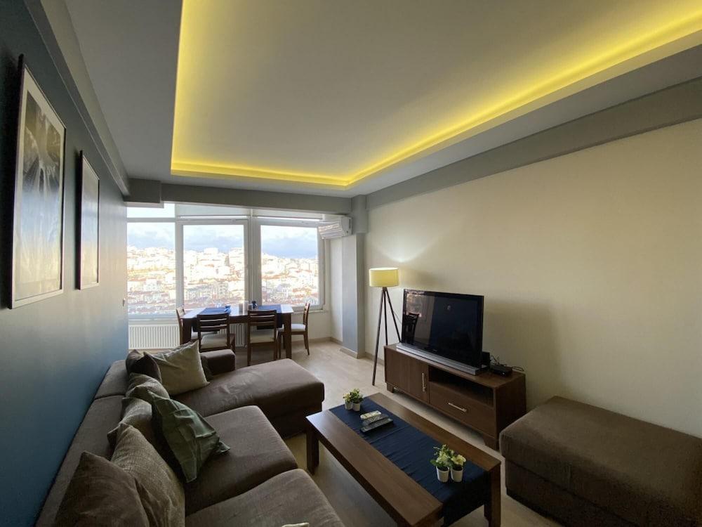 Missafir Charming Flat with Bosphorus View 2