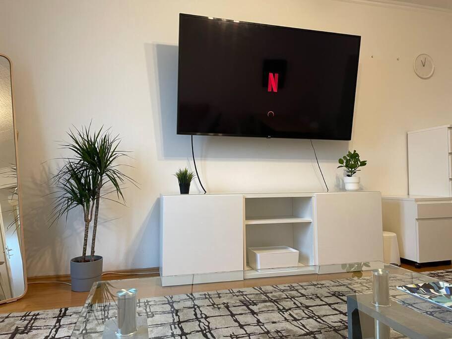 Cozy Apartment Near Center 2