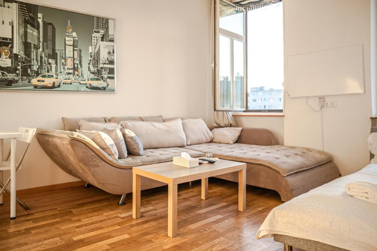 Joyful 2br Apt. @ Millenium Tower And the Danube 2