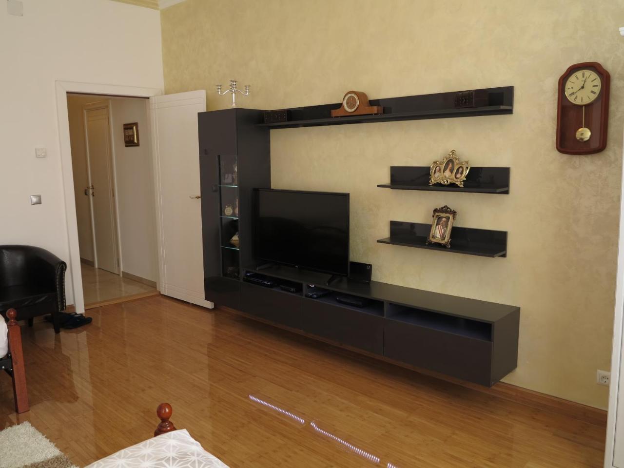 Small Luxury Kapitol Apartment 2