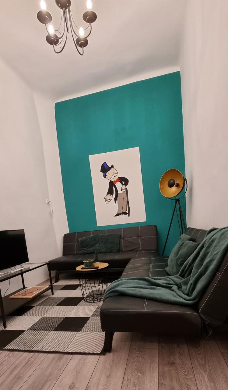 My City Apartment- Vienna Artroom