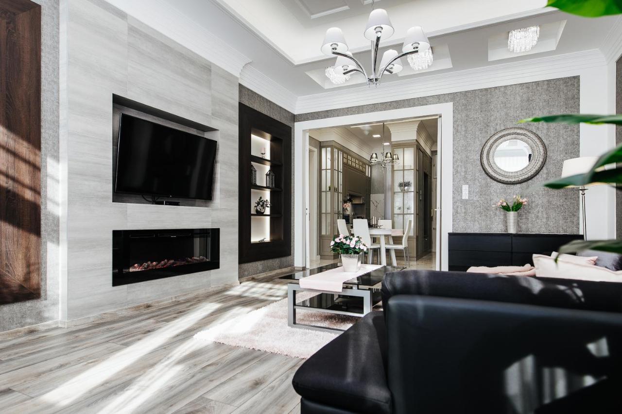 Parliament Square Apartment 2