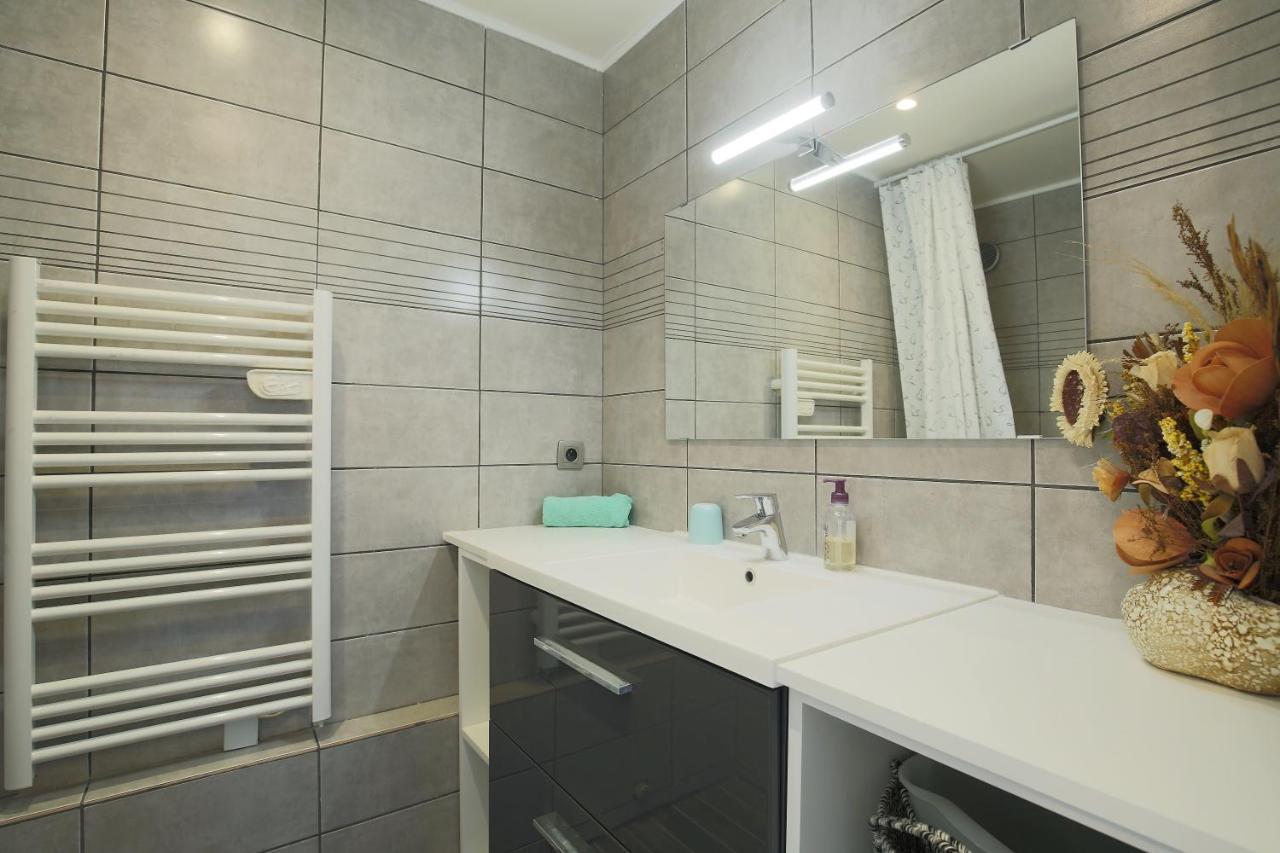 Studio Champs-Elysees - Hala Paris