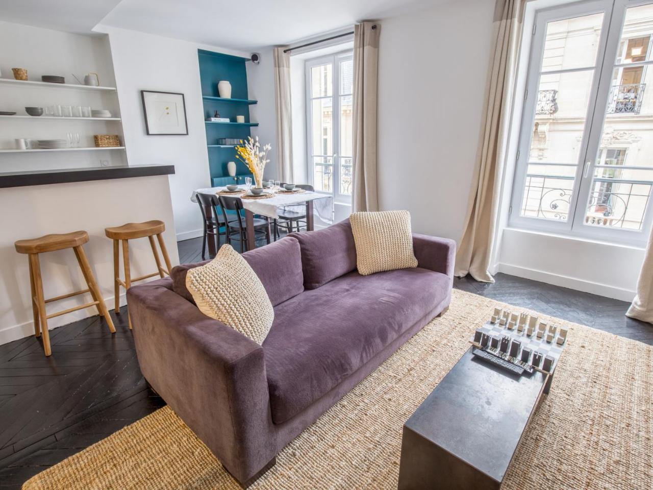 Newly Remodeled 2bed Apt with Elevator - Mobility Lease for Students And Work Only- Minimum 30 Night Stays 2