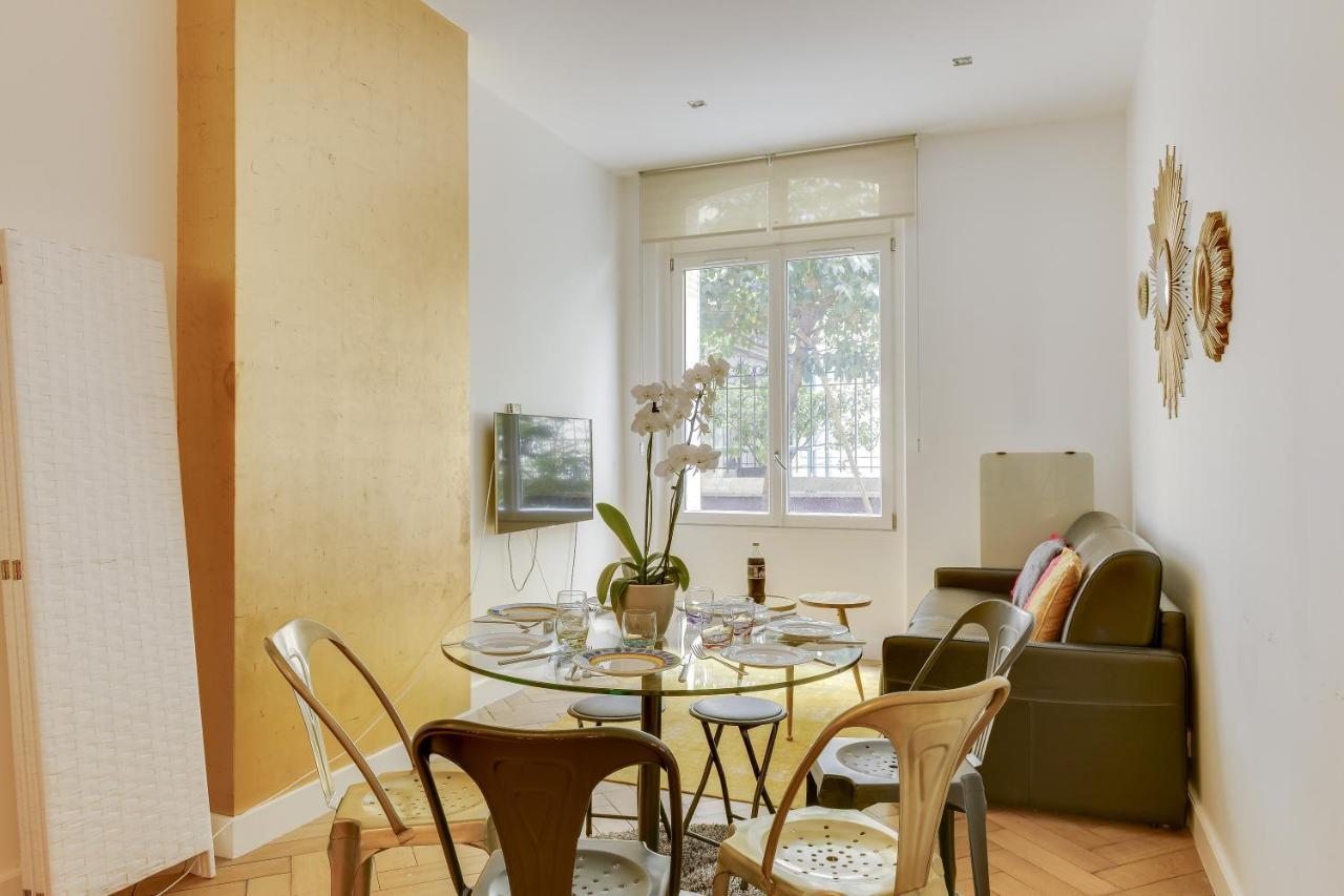 Louvre-Montorgeuil Paris Historical Center