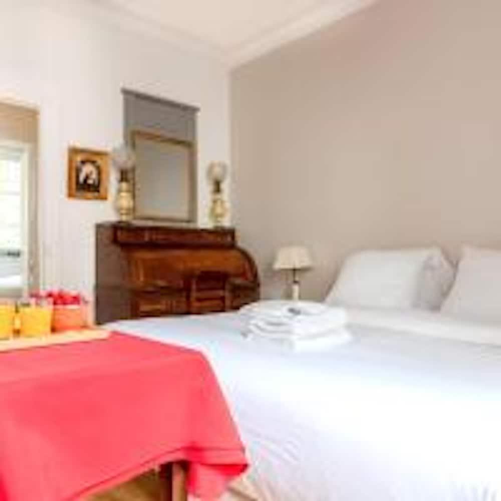 Eiffel Tower Lourmel Residence 2