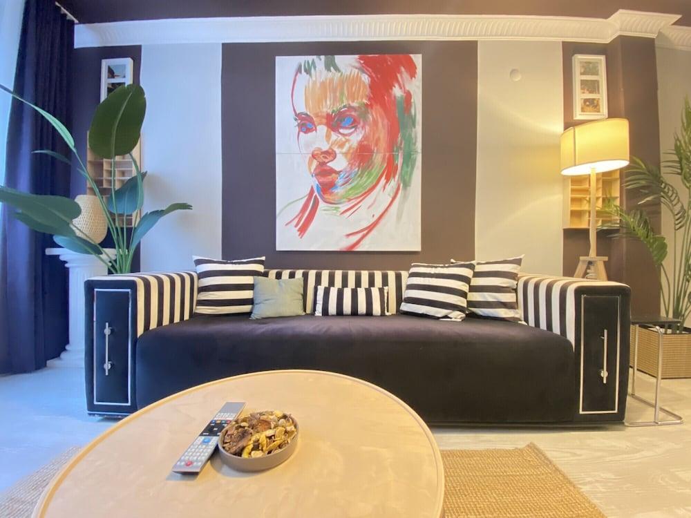 Charming Flat Near Osmanbey Metro Station