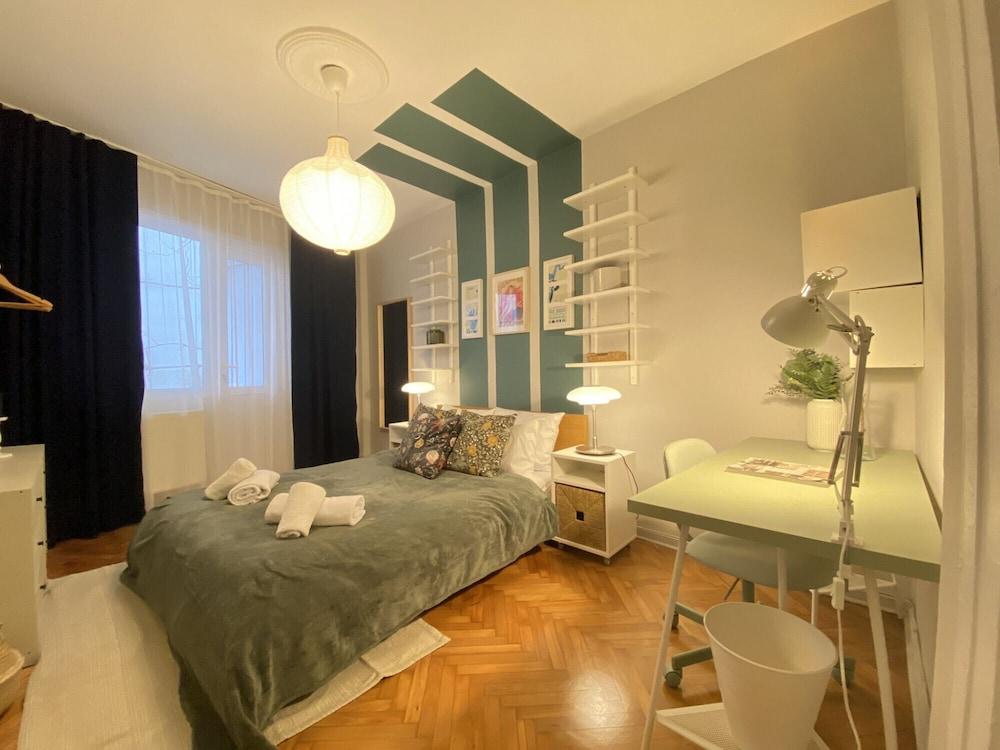 Charming Flat Near Osmanbey Metro Station 1