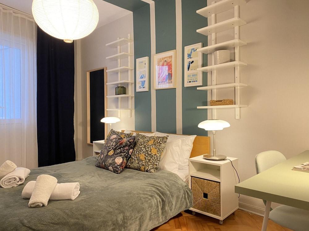 Charming Flat Near Osmanbey Metro Station 2