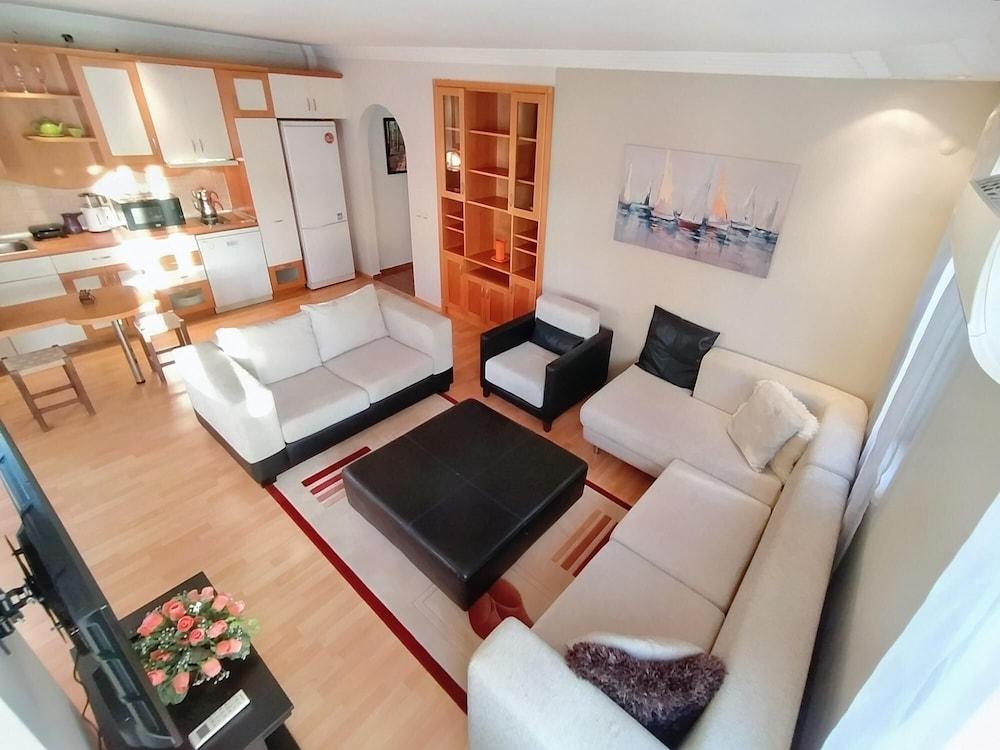 Cozy Flat with Balcony Close To Konyaalti Beach
