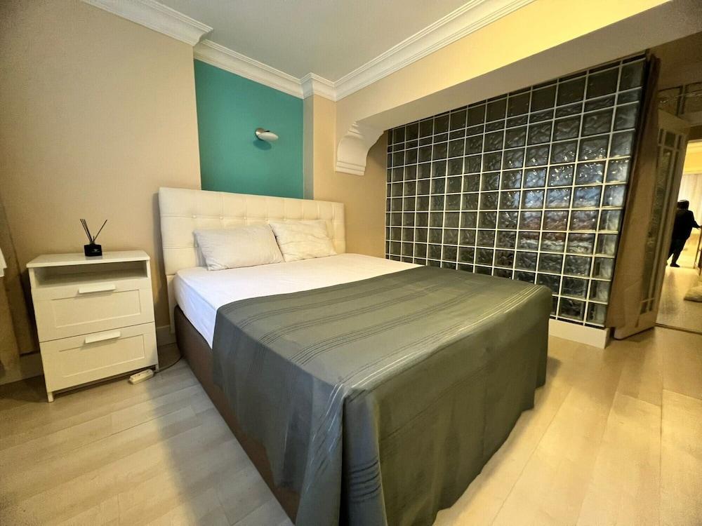 Modern Apartment Near Osmanbey Metro Station 2