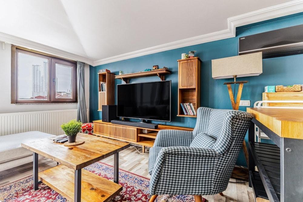 Central And Cozy Flat with Terrace in Sisli 1