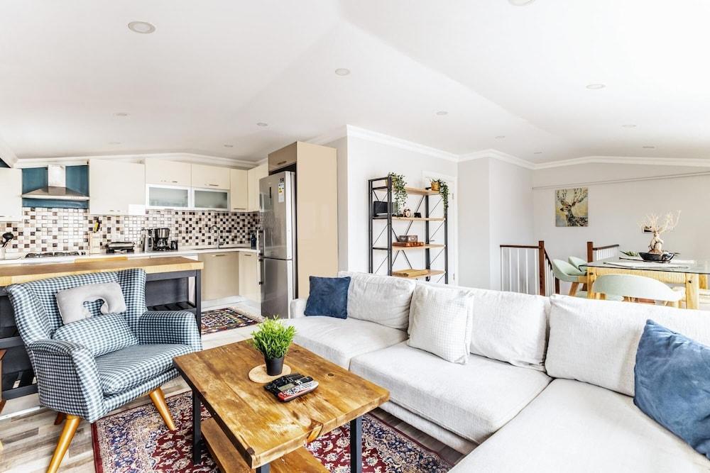 Central And Cozy Flat with Terrace in Sisli 2