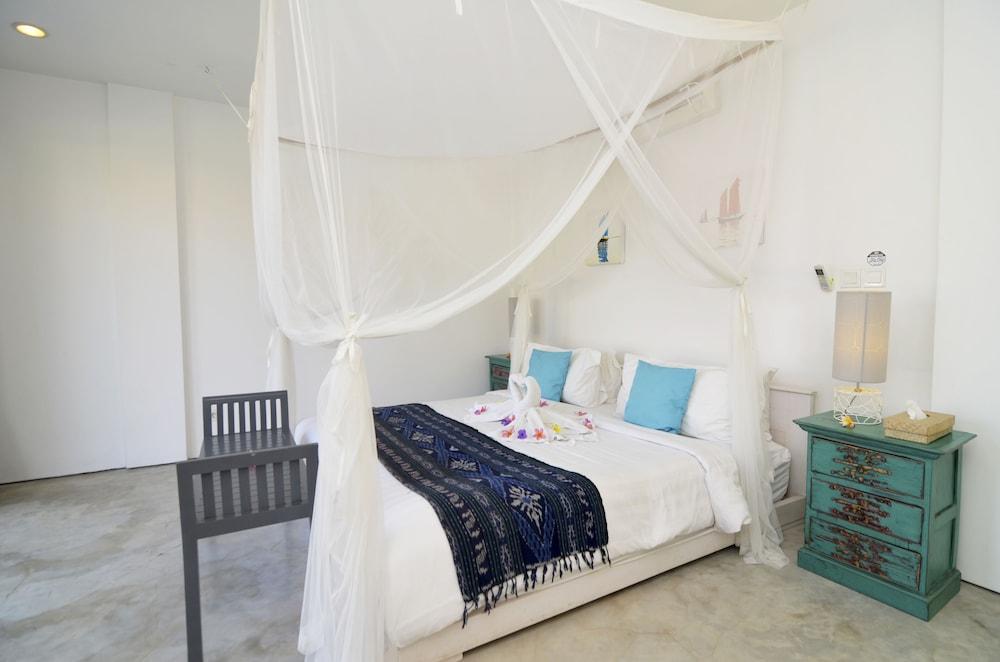 "Stunning 4 Bedrooms Private Pool Villa in Canggu" 1