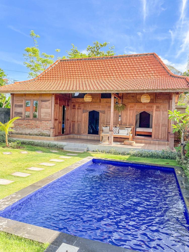 Villa Kohana by Supala