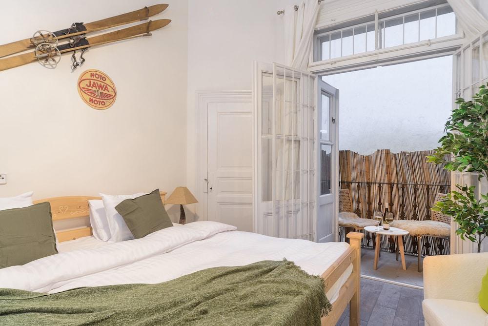 Luxury 3-Bedrooms Apartments