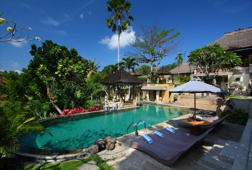 Alam Puri Art Museum - Resort & SPA