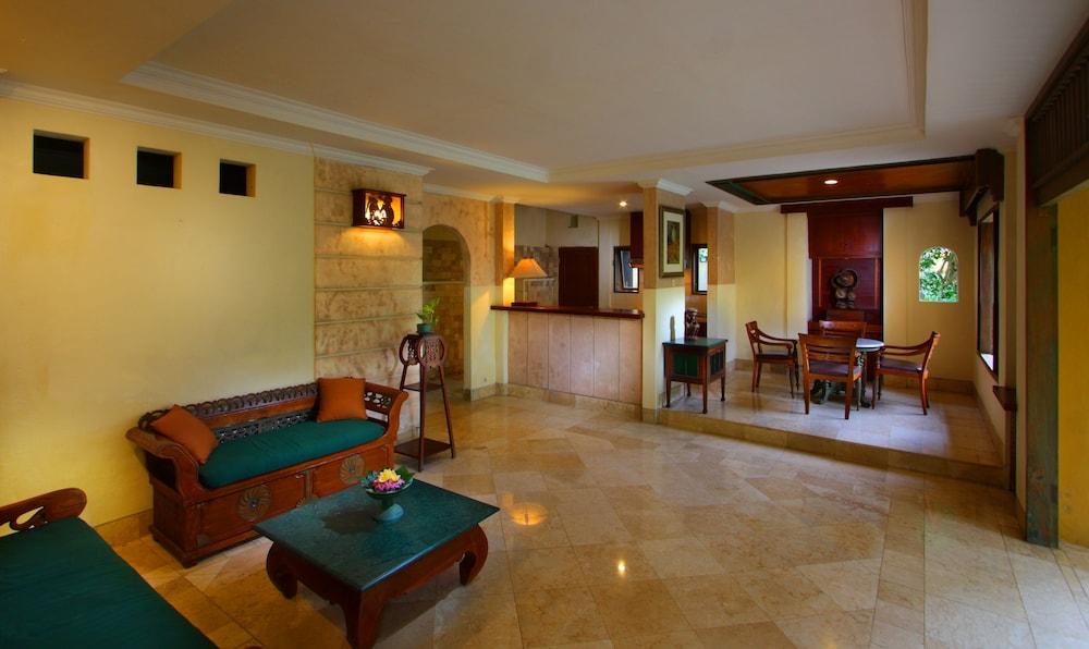 Alam Puri Art Museum - Resort & SPA 1