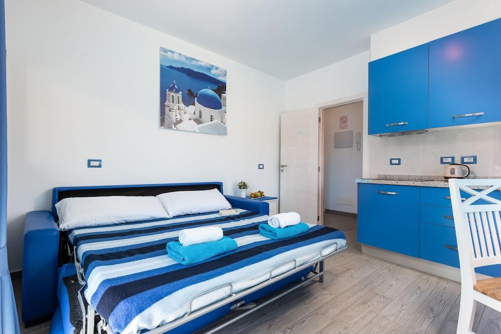 Riva Guest House Los Abrigos 2