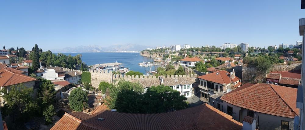 Nazende_Beautiful Sea View Flat in Lovely Old Town